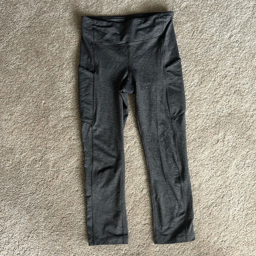 Lululemon Speed up tight, grey cropped. Size 4, good condition